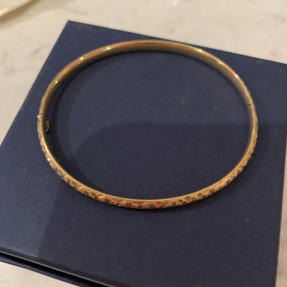 14k Bangle~